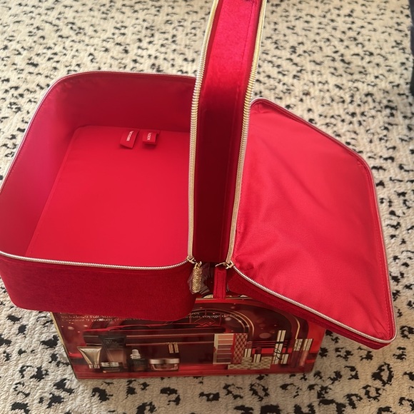 Estée Lauder makeup case - Picture 3 of 3